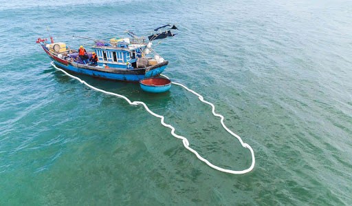 Phao quây thấm dầu N-Fiber xử lý tràn dầu trên biển hiệu quả